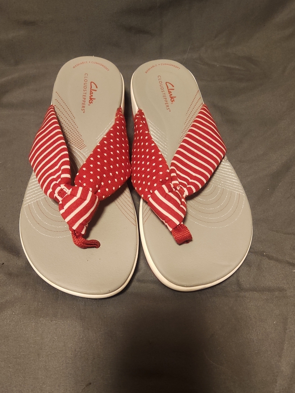 Clarks Women's Red Striped & Polka Dot Knotted Thong Sandals